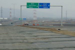 Război pe faţă, între CNAIR şi constructorii Lotului 3 al autostrăzii Lugoj – Deva.  Victime sigure: şoferii şi economia României