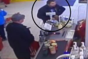 Un bărbat  care şi-a însuşit un portofel pierdut este căutat de poliţie