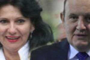 Ministrul Sănătăţii, Sorina Pintea, contrat de primarul Luca Mălăiescu!