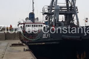 Tancul petrolier Delfi,  plin cu motorina, a fost salvat de la scufundare si adus in Port Constanta. Imagini exclusive (galerie foto+video) 