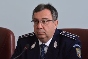 Soţul şef, nevasta subaltern: Soţia şef-adjunctului din Poliţia Bihor vrea un job în instituţie