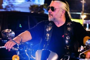 INTERVIU. Nicu Covaci, liderul formaţiei Phoenix, mai supărat ca niciodată: „Ceea ce se-ntâmplă cu ţara asta mă îngrozeşte”