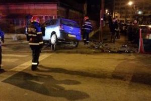 Accident grav în cartierul Grigorescu! O şoferiţă a intrat în intersecţie fără să se asigure FOTO