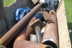 Au furat 330 de kilograme de material feros din curtea unei firme din Aiud. Trei bărbaţi din oraş, prinşi în flagrant de poliţişti