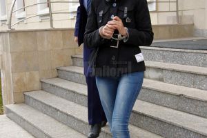 Aproape 10 ani de închisoare pentru doi traficanţi de minore, exploatate prin prostituţie