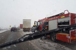 Accident cu victimă încarcerată, pe DN72