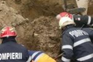 EXERCIȚIU ISU Alba, pentru salvarea a două persoane prinse sub un mal de pământ în localitatea Rădeşti, zona podului Mureş