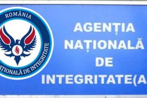 Sef de sectie de la Spitalul de Recuperare descoperit incompatibil de ANI