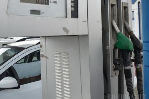 Alimentează şi fugi: doi bihoreni s-au ales cu dosare penale după ce au plecat dintr-o benzinărie fără să plătească