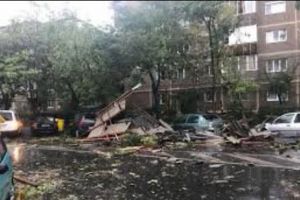 Sistemul RO-ALERT, trimis la vot în Camera Deputaţilor. Românii vor primi mesaje de AVERTIZARE în timp real pe telefonul mobil