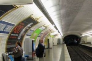 ALERTĂ la METROUL din Milano! Scene ȘOCANTE cu un COPIL de doi ani în PRIM-PLAN