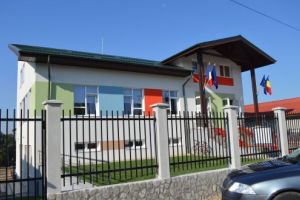 Din ciclul „omul sfinţeşte locul”. La Domneşti, semne bune anul are!