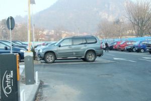 Parcarea din apropierea Primăriei Deva va fi cu plată