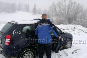 FOTO: Persoane salvate de jandarmi