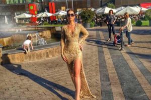 E frumoasa, talentata, dar si foarte dotata