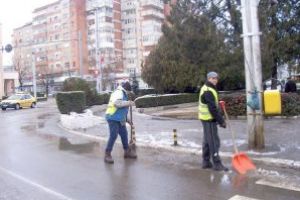 Asistaţii bârlădeni, prea “bolnavi şi bătrâni” ca să muncească: Parcă ar presta, dar mai bine nu!