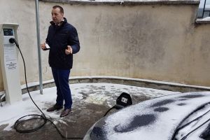 Alimentare gratuită pentru maşinile electrice, timp de 5 ani, în Suceava