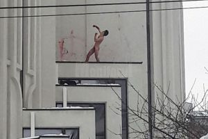 Adolescentul care a urcat pe Catedrala din Suceava a fost transferat la un spital de psihiatrie