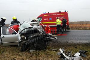 FOTO&VIDEO. Accident mortal la ieşire din municipiul Satu Mare. Două persoane încarcerate