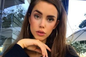 Tânăra devenită MODEL peste NOAPTE a ÎNNEBUNIT bărbaţii cu FORMELE SALE. Imaginile s-au VIRALIZAT INSTANT - Galerie Foto INCEDIARĂ 