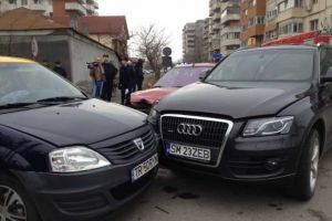 Trei maşini implicate într-un accident la intersecţia străzilor Dr. Stâncă şi Libertăţii, din Alexandria