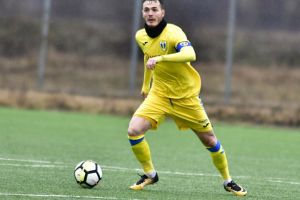 Chindriş îşi poartă visul pe braţ