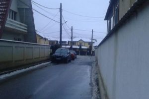 Localnici din Bradu, exasperaţi de maşinile lui Televijen!