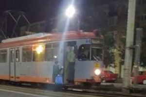 PANICĂ în Aradul-Nou: Un TRAMVAI cu PASAGERI a luat FOC