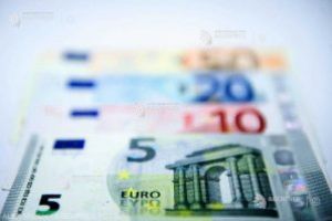 Suma totală plătită fermierilor depăşeşte două miliarde de euro