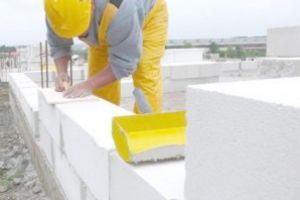 În atenţia tinerilor huşeni