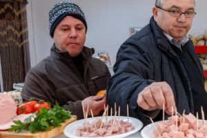 Degustare de parizer de pui, în magazinele PRO HD