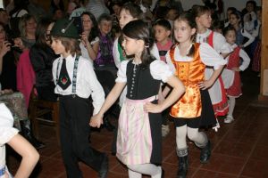 Kinderball şi concurs de vinuri, la Râşnov