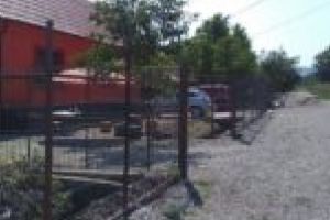 Teroare în Păltiniş! Drumul public, transformat în ogradă proprie! „De 2 ani suportăm ameninţări, injurii şi gesturi obscene”