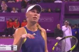 Wozniacki a întrerupt meciul cu Monica Niculescu, după revenirea româncei - VIDEO