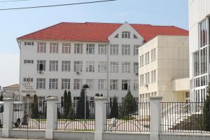 Păcătoşi pe Whatsapp: Elevii de la Liceul Emanuel, pedepsiţi pentru înjurături online