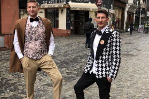 Dorin Goian şi Daniel Bălan au pozat în scop caritabil pentru un calendar retro, realizat ...