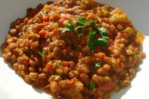 Iahnie de linte verde cu gogoşari