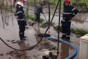 Mai multe gospodării din Drăgăneşti Vlaşca au fost inundate