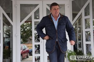 Liderul ALDE Alba, Ioan Lazăr, om de afaceri vechi în judeţ, întrebat dacă e afectat de Revoluţia Fiscală: Am cifră de afaceri sub un milion de euro şi plătesc impozit de 1%