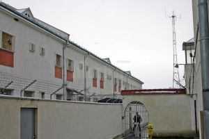 Suceveancă săltată de poliţişti de la Penitenciarul Botoşani, unde îşi vizita concubinul
