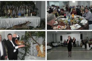 FOTO: Distracţie maximă la Balul Vânătorilor şi Pescarilor din Cugir. Masă vânătorească asortată cu muzică de calitate, dans şi tombolă cu premii
