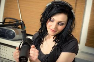 Apel de sprijin pentru jurnalista Meda Cotuna: Mama ei, bolnavă de cancer, trebuie operată! Un om de afaceri din Alba Iulia i-a sărit în ajutor, însă mai are nevoie de bani