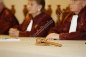 USR şi PNL vor contesta la Curtea Constituţională legea care oferă superimunitate judecătorilor instituţiei