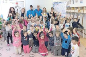 În mijlocul preşcolarilor