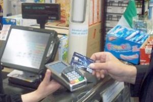 Carduri bancare găsite de un poliţist local bârlădean