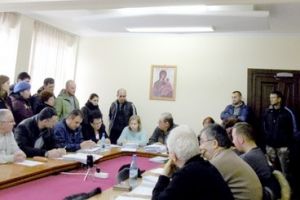 Huşenii din Dric 3, cu jalba-n proţap