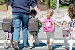 Ce trebuie să ştie părinţii copiilor cu vârstă eligibilă? Înscrierea în clasa pregătitoare bate la uşă!