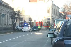 FOTO. Accident în municipiul Satu Mare. Pieton lovit pe trecere