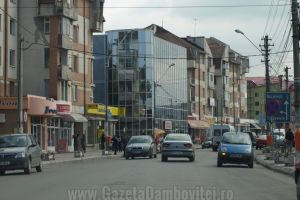 GĂEȘTI: Fost director de bancă, condamnat pentru că a transferat ilegat bani în conturi personale