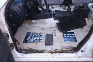 Seat Toledo confiscat în Vama Siret pentru transport ilegal de ţigări